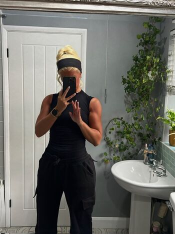 Full leaked Elliemaejohnson private onlyfans photo