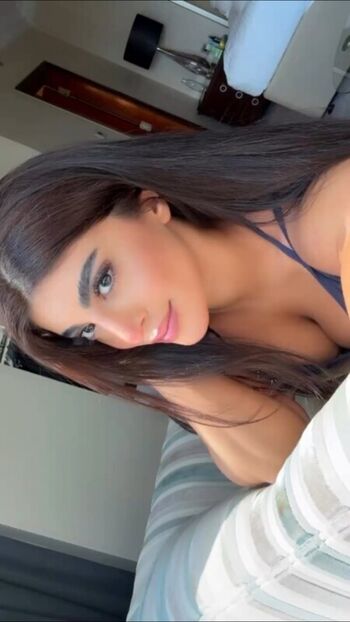 Full leaked Elmaysah page private onlyfans photo