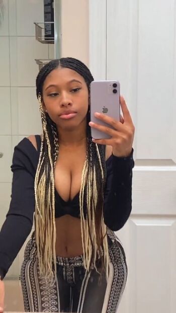 Full leaked Elyse rey page private onlyfans photo