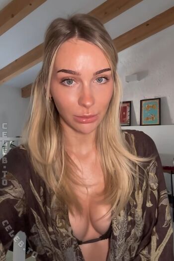 Full leaked Ema louise  page private onlyfans photo