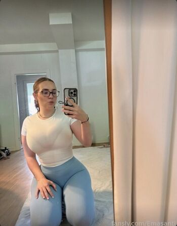 Full leaked Ema santi page private onlyfans photo
