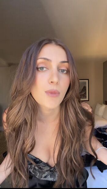 Full leaked Emelia hartford page private onlyfans photo