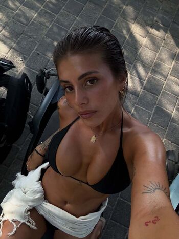 Full leaked Emiiby private onlyfans photo
