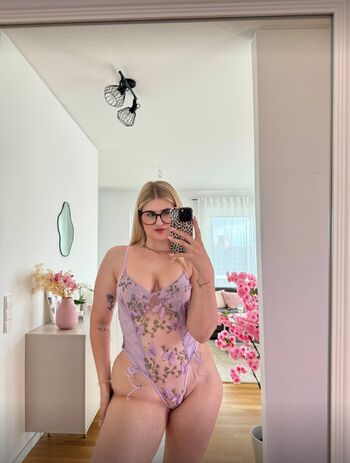 Full leaked Emiiliaaaoklahomaa private onlyfans photo
