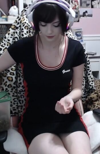 Full leaked Emiki private onlyfans photo