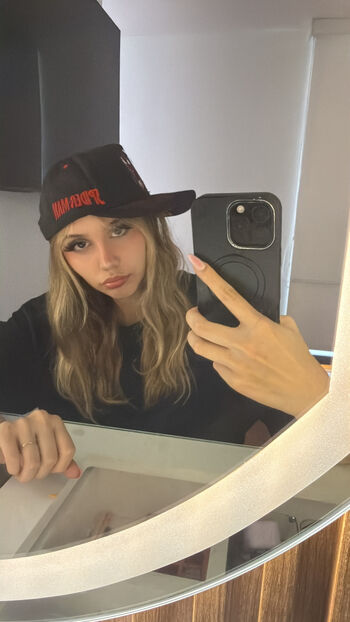 Full leaked Emikukis private onlyfans photo
