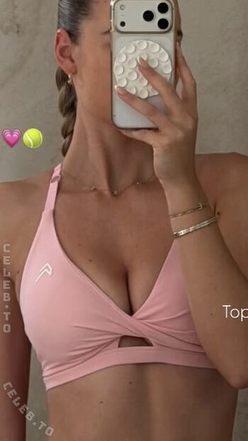 Full leaked Emilia bte page private onlyfans photo