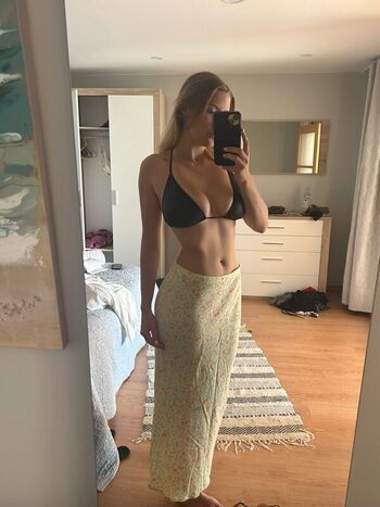 Full leaked Emilia bullock private onlyfans photo