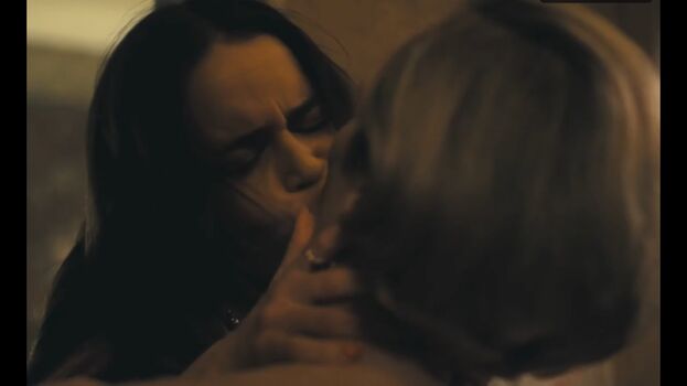 Full leaked Emilia clarke page private onlyfans photo