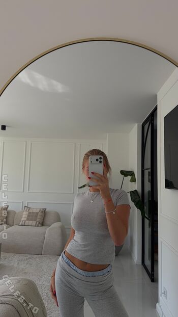 Full leaked Emilia wue private onlyfans photo