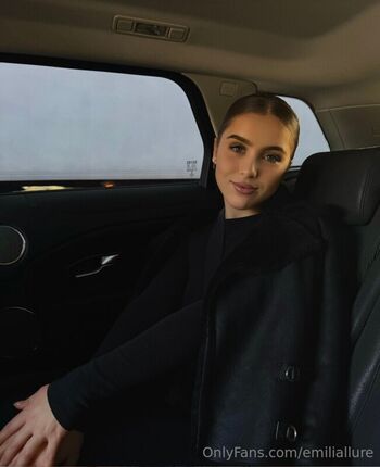Full leaked Emiliallure page private onlyfans photo