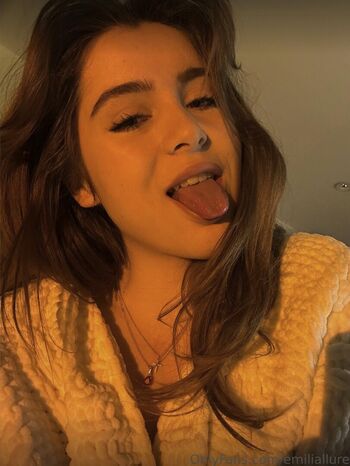 Full leaked Emiliallure private onlyfans photo
