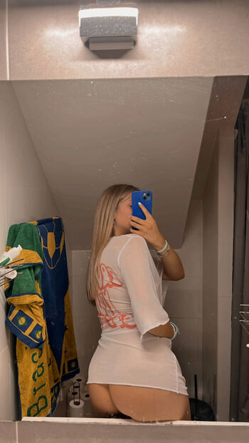 Full leaked Emiliavssr private onlyfans photo