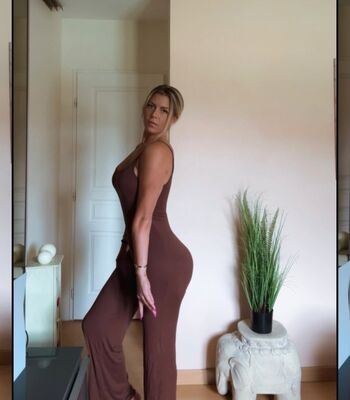 Full leaked Emilie koh lanta private onlyfans photo