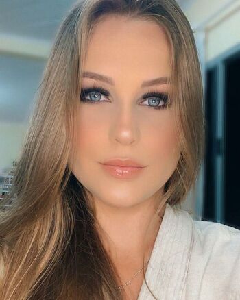 Full leaked Emilly schellmann private onlyfans photo