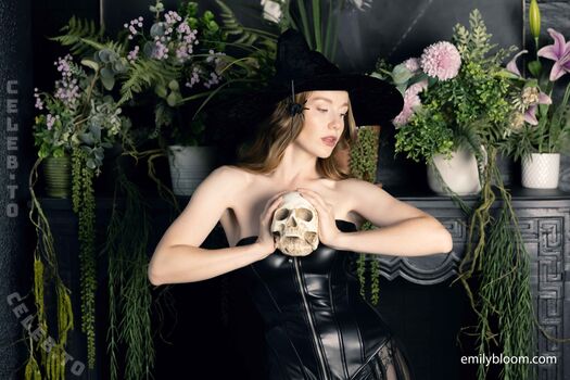 Full leaked Emily bloom page private onlyfans photo