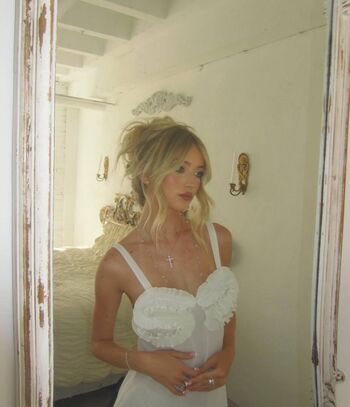 Full leaked Emily dobson private onlyfans photo