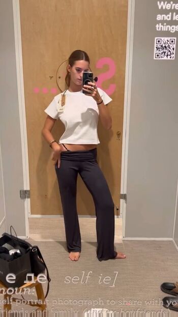 Full leaked Emily feld page private onlyfans photo