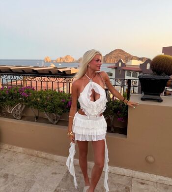Full leaked Emily holland private onlyfans photo