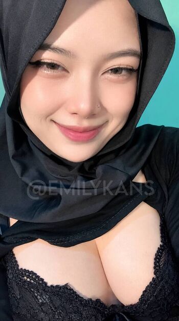 Full leaked Emily kans private onlyfans photo