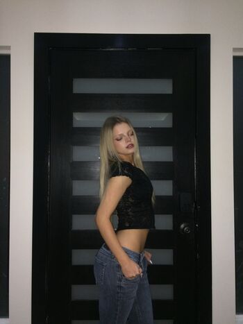 Full leaked Emily kelavos private onlyfans photo