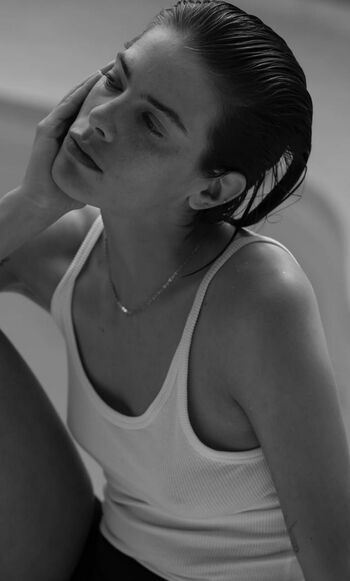 Full leaked Emily labowe private onlyfans photo