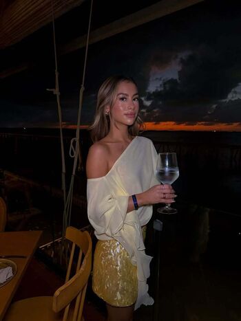 Full leaked Emily landon private onlyfans photo