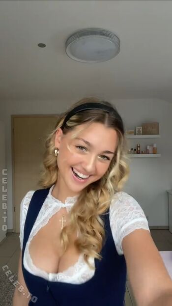 Full leaked Emily maurer page private onlyfans photo