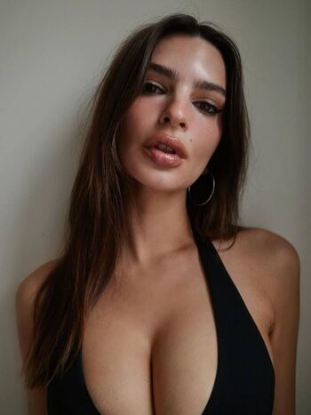 Full leaked Emily ratajkowski  page private onlyfans photo
