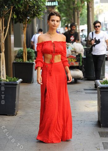 Full leaked Emily ratajkowski page private onlyfans photo