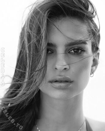 Emily Ratajkowski