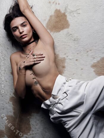 Full leaked Emily ratajkowski private onlyfans photo