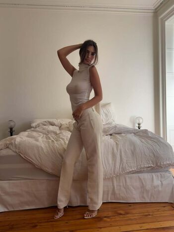 Emily Ratajkowski