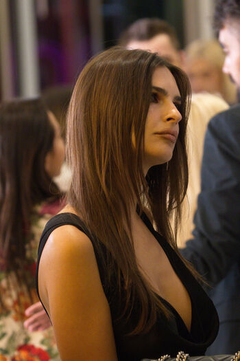 Full leaked Emily ratajkowski page private onlyfans photo