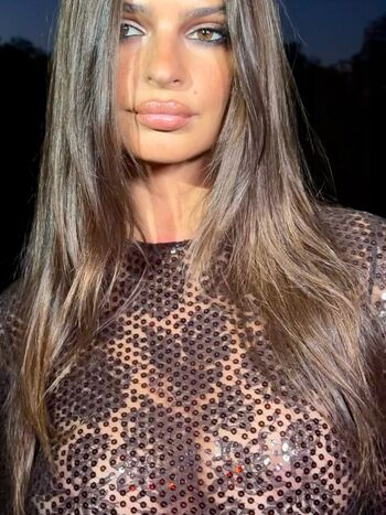 Emily Ratajkowski