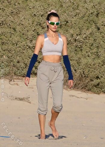 Full leaked Emily ratajkowski page private onlyfans photo