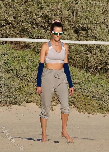 Full leaked Emily ratajkowski page private onlyfans photo
