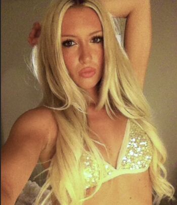 Full leaked Emily roman page private onlyfans photo