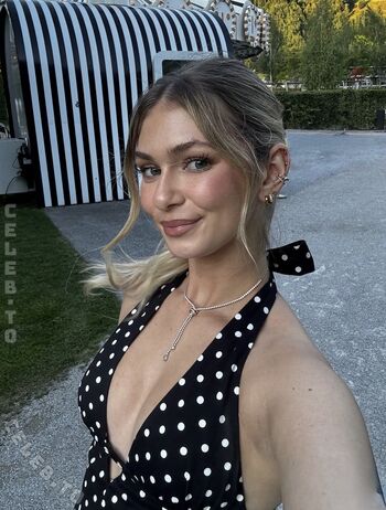 Full leaked Emilylior page private onlyfans photo