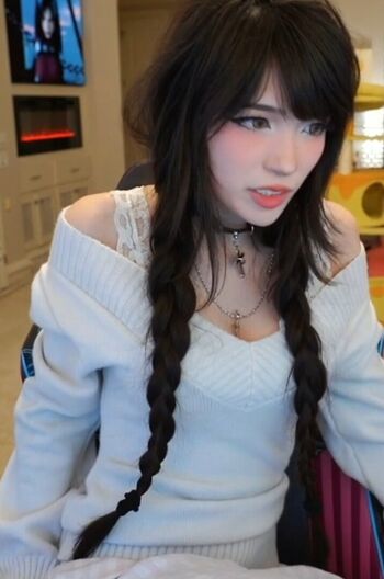 Full leaked Emiru page private onlyfans photo