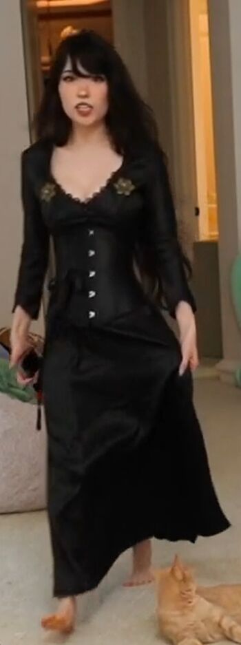 Full leaked Emiru  page private onlyfans photo