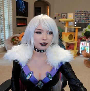 Full leaked Emiru  page private onlyfans photo