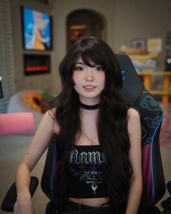 Full leaked Emiru  page private onlyfans photo