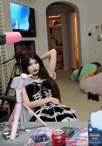 Full leaked Emiru page private onlyfans photo