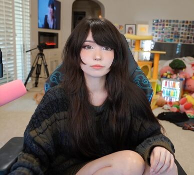 Full leaked Emiru page private onlyfans photo