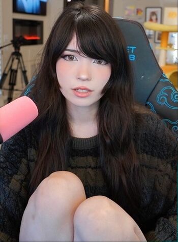 Full leaked Emiru page private onlyfans photo