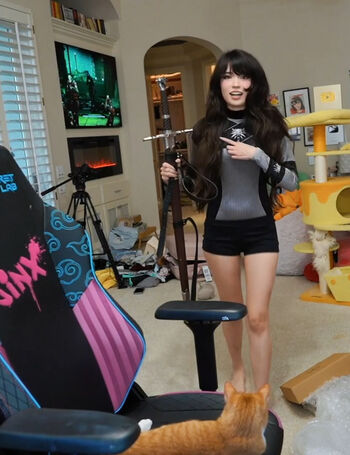 Full leaked Emiru private onlyfans photo