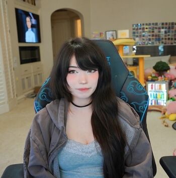 Full leaked Emiru  page private onlyfans photo