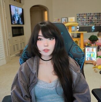 Full leaked Emiru  page private onlyfans photo