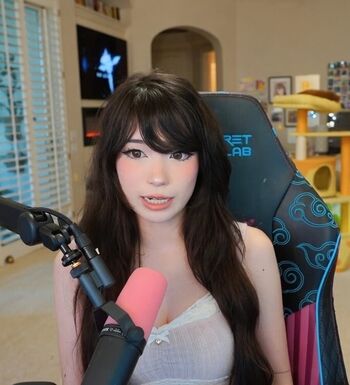 Full leaked Emiru page private onlyfans photo